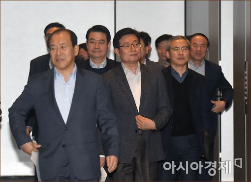 특검 칼날에도 차분한 삼성…최지성 부회장 사장단회의 참석