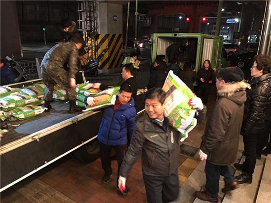 7년째 이어지는 얼굴 없는 기부 천사 선행 동장군 녹여 