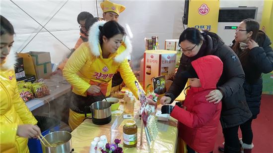 오뚜기, ‘얼음나라 화천산천어 축제’ 공식 후원