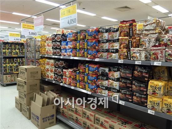 식탁물가 쇼크…'콩나물·라면'이어 '참치캔'까지 줄줄이 인상(종합)