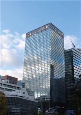 글로벌 공유오피스 업체 '위워크'가 2호점을 낸 을지로 대신파이낸스센터. 위워크는 이 빌딩의 7층부터 16층까지 총 10개층을  빌려 최대 3000명을 수용하게 된다.