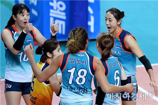 [포토]득점 환호하는 GS칼텍스