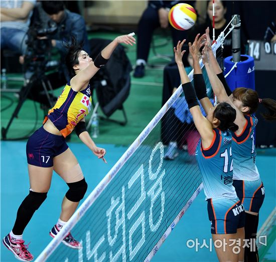 [포토]이재영, '블로킹은 있으나 마나'