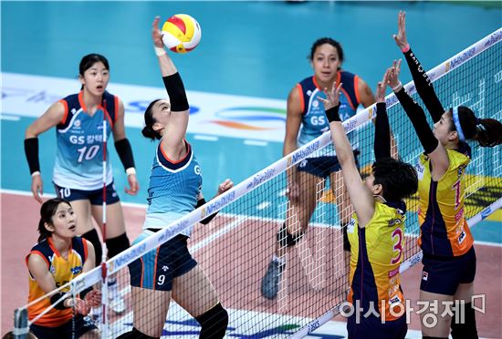 [포토]스파이크 공격하는 표승주