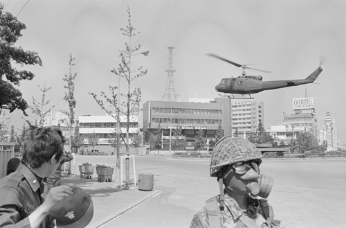 나경택 당시 전남매일신문 기자가 5·18당시 촬영한 사진에 계엄군 헬기가 찍혔다./ 사진=5·18기념재단 제공