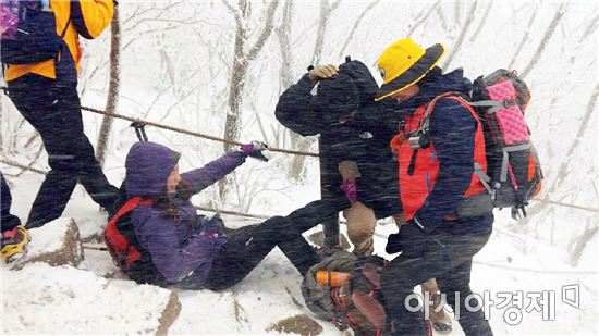 무등산119시민산악봉사대 안전지킴이 ‘톡톡’