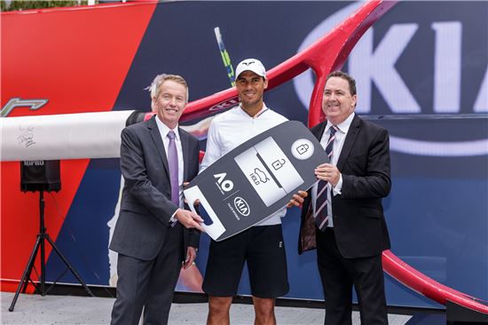 기아차, 호주오픈에 카니발·K5 등 대회 공식차량 전달