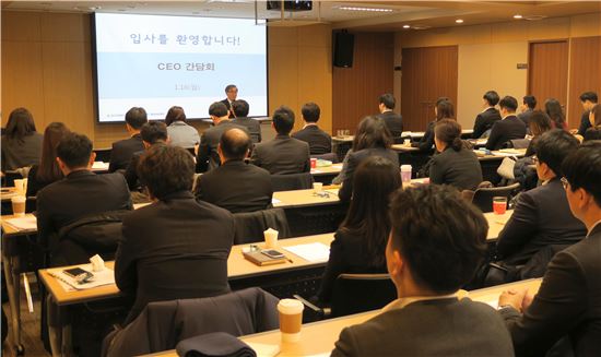 현대상선, 첫 출근 한진해운 경력직원 CEO 간담회 