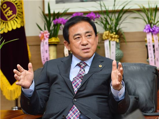 양준욱 서울시의회 의장 
