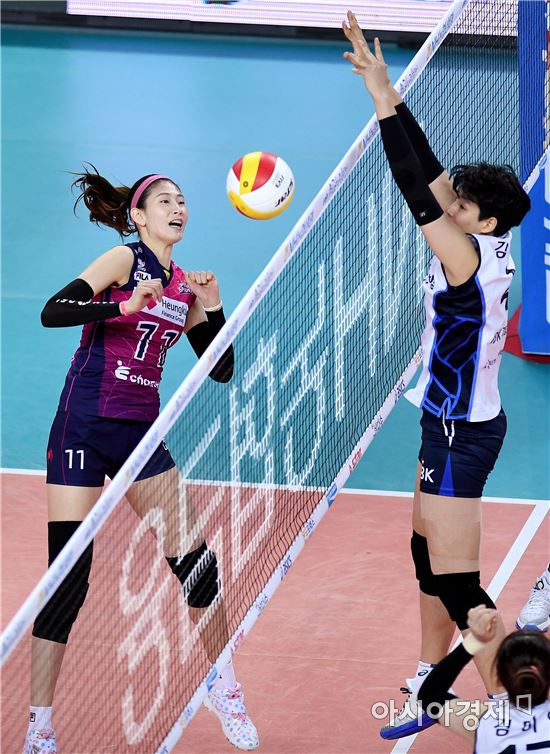 [포토]김희진, '짜릿한 블로킹 득점'