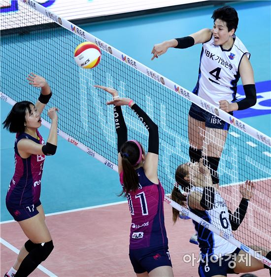 [포토]김희진, '이동 공격 막을 수가 없지?'