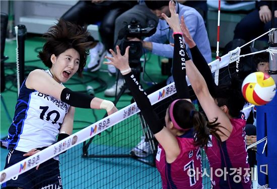 [포토]박정아, '터치아웃 노린다'