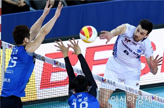 [포토]가스파리니, '블로킹 뚫는다'