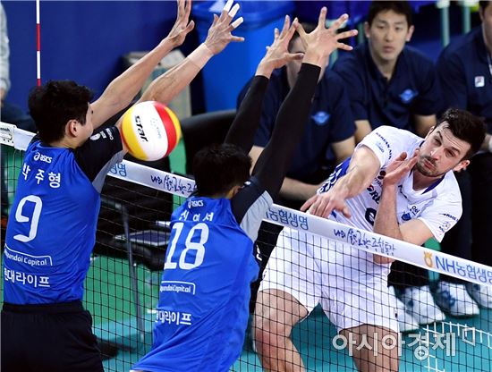 [포토]가스파리니, '블로킹에 안 당해'