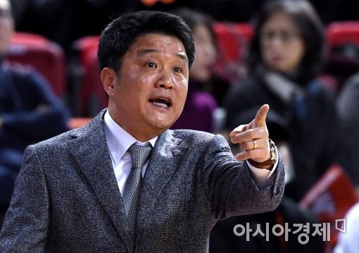 유도훈 감독, 전자랜드와 재계약 "목표 위해 최선 다할 것"