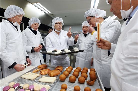 파리바게뜨, 가맹대표 초청 '평택공장' 견학 진행