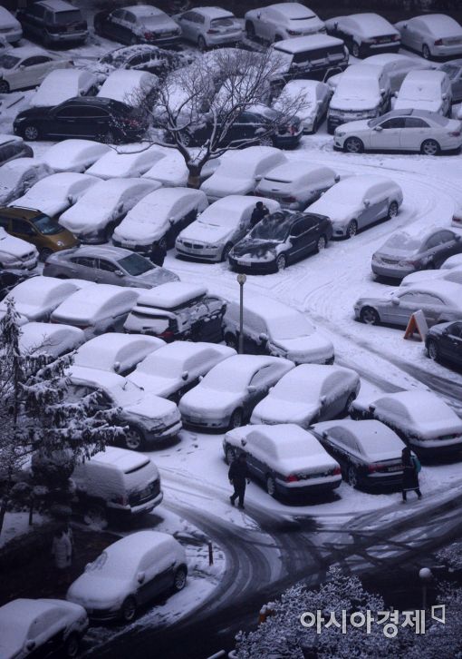 [포토]차 두고 출근길