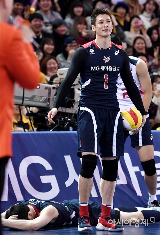 [포토]문성민, '서브 왕의 자리는 넘보지 마'