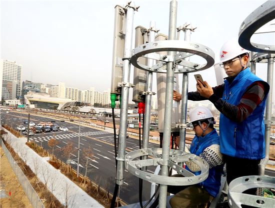 SKT, 설 연휴 대비 기지국 증설…특별소통 상황실 운영