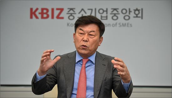 박성택 회장 "대선 기회삼아 경제개혁"…中企 '7대 아젠다' 제시