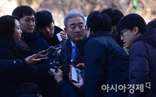 유진룡 "朴대통령, '반대하는 사람들 안고 가겠다'며 장관 제의"