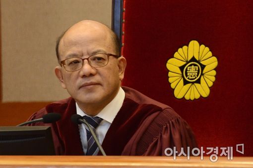 박한철 헌재소장, 이중환 변호사에 분노 "심각하게 유감스러운 일"