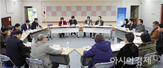 광주 광산구 수완동(동장 김승현)은 ‘풍영정천 살리기 수완동 주민추진위원회’(이하 ‘풍영정천 위원회’)를 지난 24일 개최했다. 

