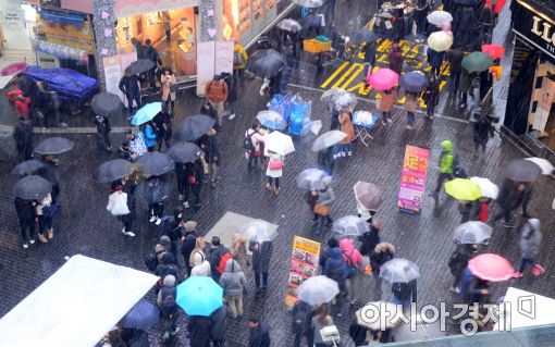 [포토]설 연휴 북적이는 명동