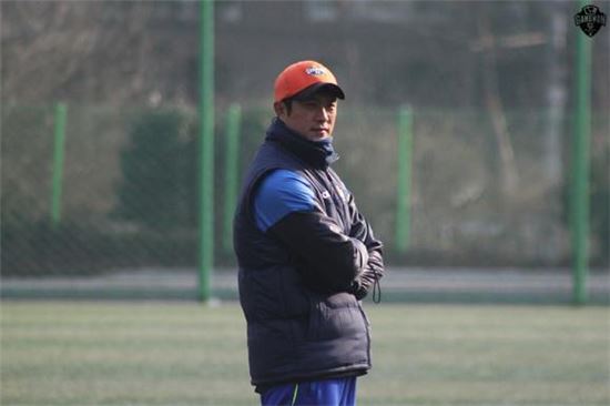 박용호, 선수 은퇴하고 강원FC 코치에 전념
