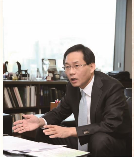 정몽익 KCC글라스 대표이사 회장.