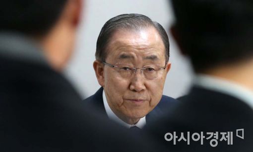 [포토]반기문, "촛불민심 초기보다 변질된 면 있어"