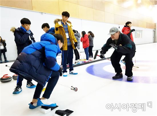 함평군 캐나다 해외캠프단 학생들, 명문사립학교 정규수업 참가