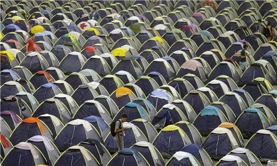 [포토]캠퍼스 파티 참가 위해 줄지은 텐트