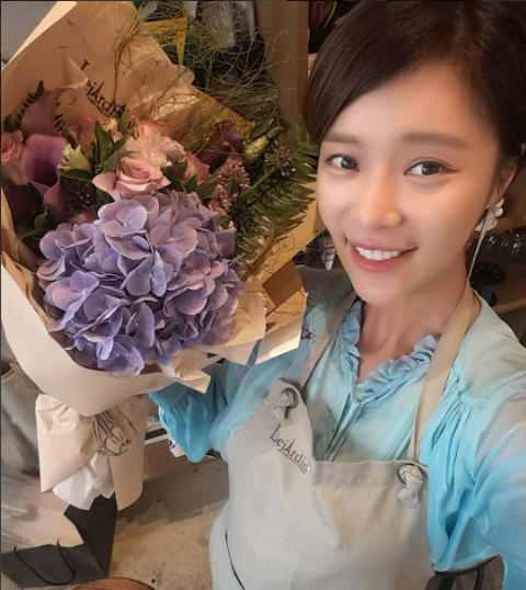 황정음, 결혼 1년 만에 찾아온 행복한 소식…"임신 4개월째, 가을 출산"