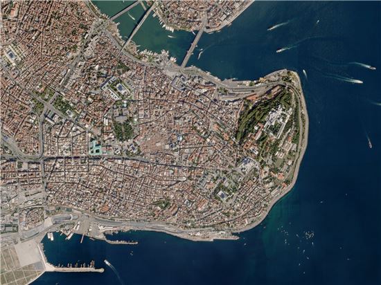 테라 벨라가 촬영한 터키 이스탄불 인공위성 이미지.