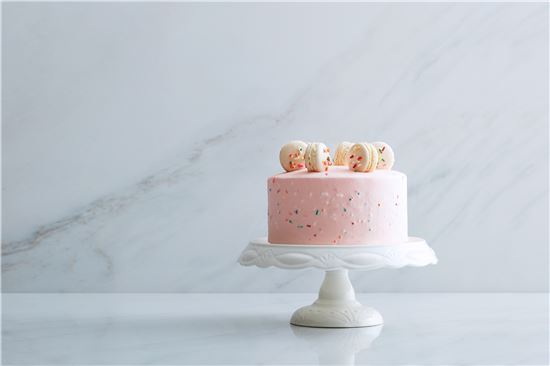 서울 웨스틴조선호텔, 핑크 스프링클 케이크 출시