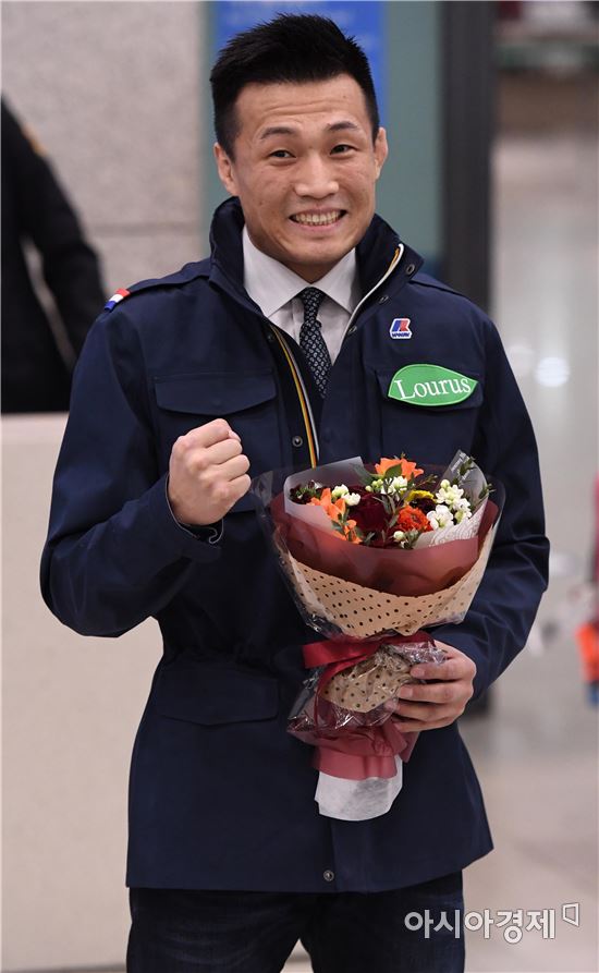 [포토]'코리안 좀비' 정찬성, 'UFC 복귀전 승리하고 돌아왔어요'