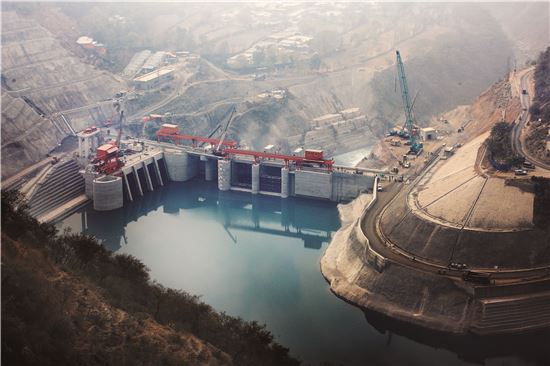 수자원공사가 파키스탄에 짓고 있는 파트린드(Patrind) 수력발전소. 국내 첫 민간공동개발 해외수력 투자발전 사업이다.