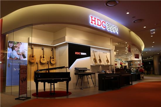 영창뮤직, 강남 최초 직영매장 '잠실 롯데월드몰점' 오픈