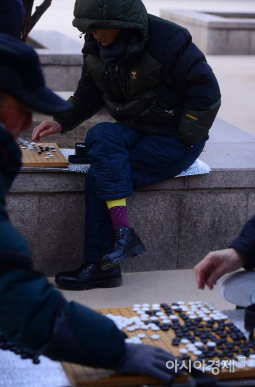 [포토]'추위도 잊은 바둑 삼매경'