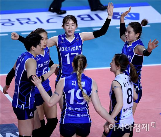 [포토]득점 환호하는 IBK기업은행