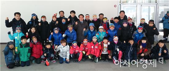 전북도의회 문건위, 전국동계체전 전북 선수단 현지 격려