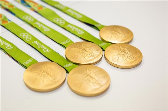 올림픽 금메달 제작 위해 '금 모으기' 나선 일본