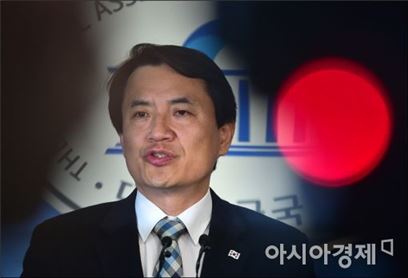 황교안 불출마 선언을 접한 박사모 회원들이 김진태 자유한국당 의원을 언급했다/사진=아시아경제 DB