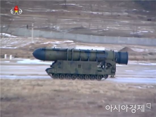 북한의 '북극성 2형' 미사일