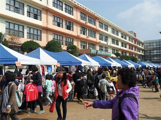 혜화초 예비졸업생들, 위안부할머니 돕는 바자회 연다