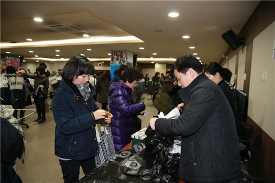 중·고등학교 교복 1벌 1000원 