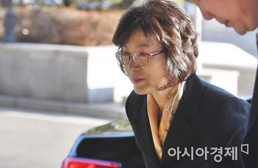 [포토]출근하는 이정미 헌재소장 권한대행 