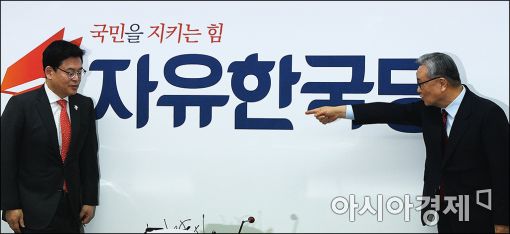 목소리 내기 시작한 비박…"사저정치 친박 징계해야"
