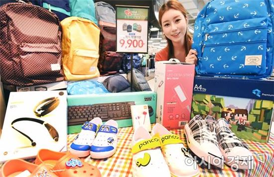 홈플러스 "신학기 가방, 9900원에 구매하세요"